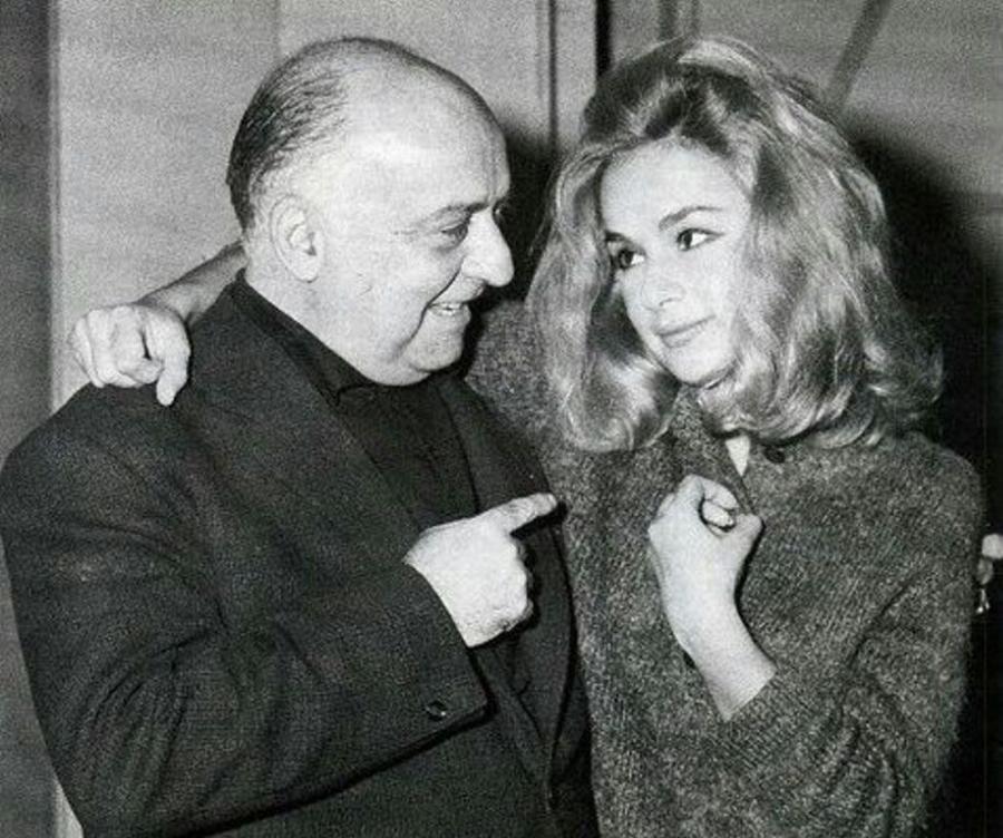 Αλέκος Σακελλάριος: 5 αποκαλυπτικές ιστορίες από την ζωή ενός θρύλου – «Ίσως ο εξυπνότερος Έλληνας»