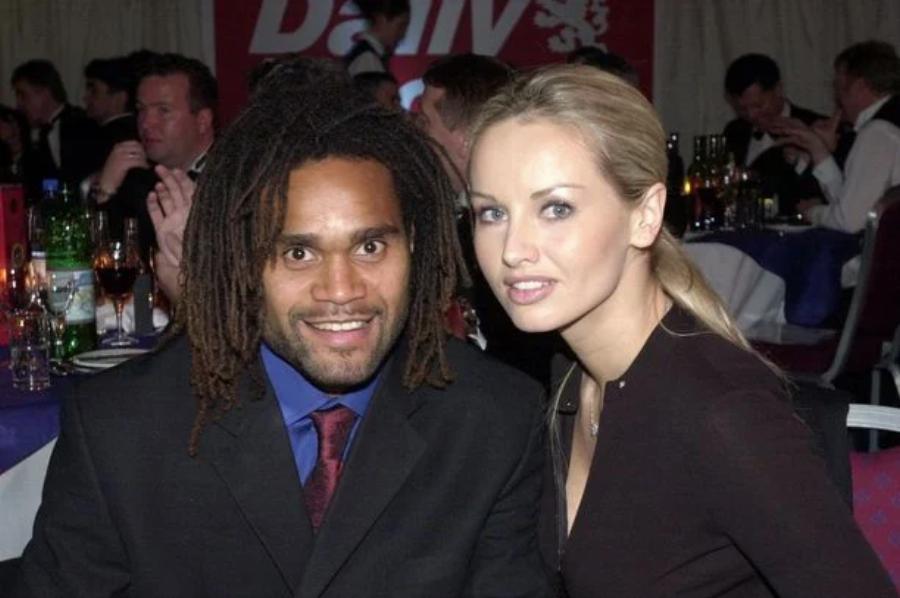 Το μοντέλο που είχε κάνει χαμό στην Ελλάδα: Η Αντριάνα Σκλεναρίκοβα στα 50 της, λέει όχι στις πλαστικές και αγαπάει τις ρυτίδες της