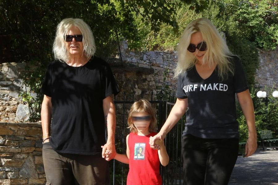 Ο 14χρονος ANKAR είναι ήδη γνωστός στα social media: Αυτός είναι ο γαλανομάτης γιος του Νίκου Καρβέλα και της Αννίτας Πάνια