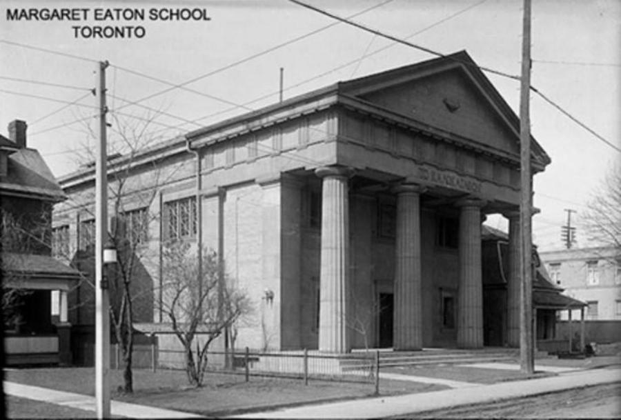 Η υπερηφάνεια των Ελλήνων: 30 ελληνικές επιγραφές στο εξωτερικό που μας κάνουν χαρούμενους για την πατρίδα μας