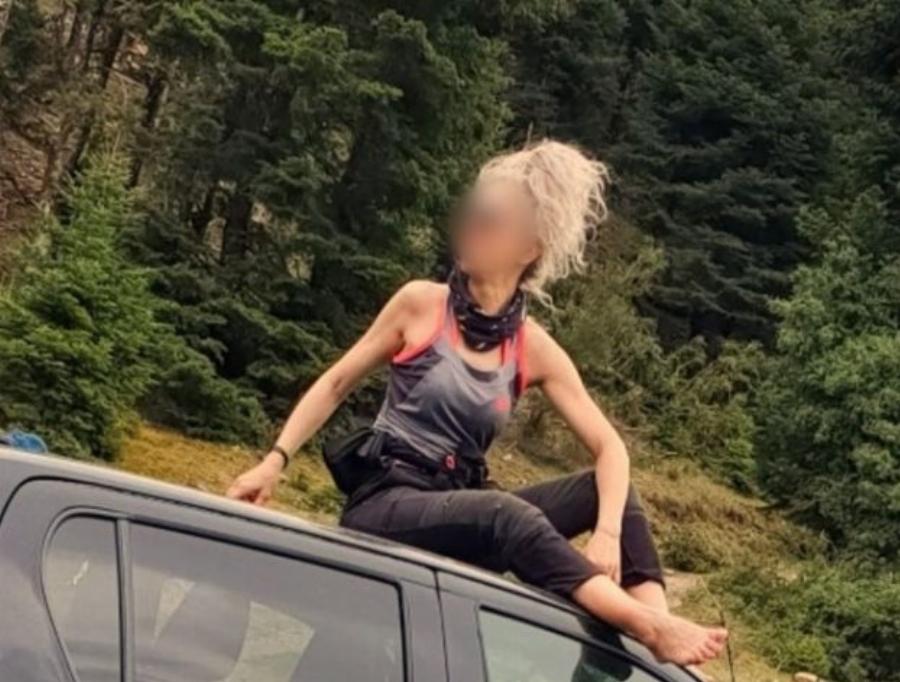 Συγκλονίζει ο γιος της 48χρονης: «Μαμά μην πέσεις, δε θα με δεις γαμπρό» – «Ο σύζυγος τη χτυπούσε τρεις συνεχόμενες μέρες»