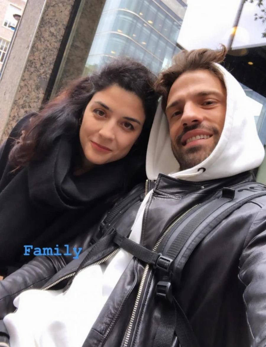 Τους κοιτούσαν όλοι στο δρόμο: Η βόλτα του Κωνσταντίνου Αργυρού στο κέντρο της Αθήνας μαζί με την κούκλα αδερφή του