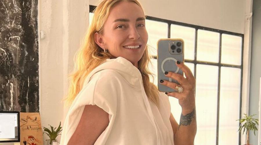 Ρούλα Ρέβη: Η εξομολόγηση για τη δύσκολη εφηβεία, το σχολείο που παράτησε, η μητρότητα και η διαφορά ηλικίας με τον Αποστόλη Τότσικα