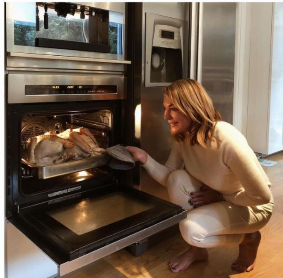 Ένα παλάτι για την Στεφανίδου και τον Ευαγγελάτο: Η υπέροχη βίλα στην Κηφισιά, η τεράστια κουζίνα και η χλιδάτη κρεβατοκάμαρα