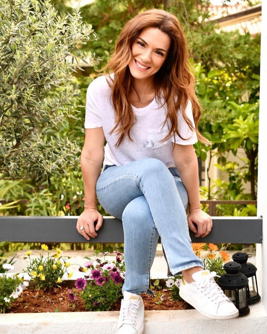 Ανανεωμένη και με κορμάρα: Η Βάσω Λασκαράκη αποκαλύπτει το μυστικό της άψογης σιλουέτας της