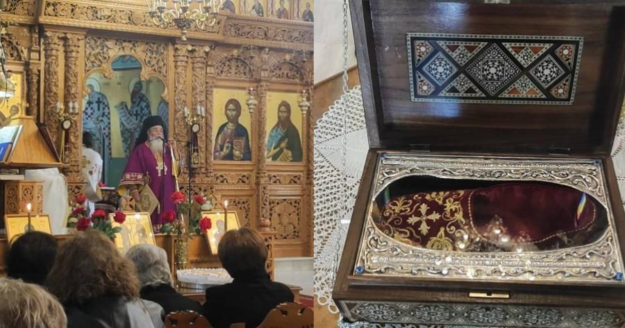 Κοσμοσυρροή στην Κοζάνη: Δεκάδες πιστοί προσκυνούν το υπόδημα του Αγίου Σπυρίδωνα