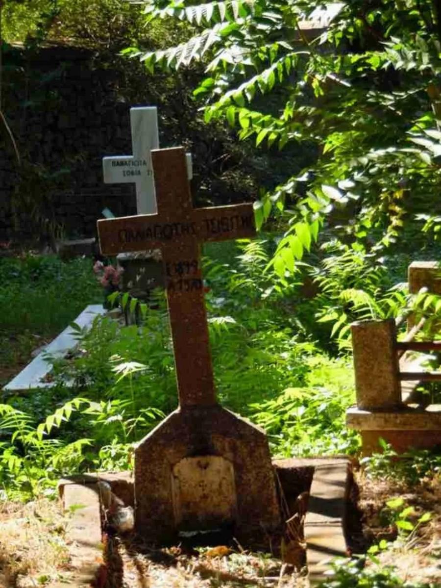 Ένας μικρός θεός στην Ίμβρο: Ομογενής από την Αυστραλία αναστηλώνει ερειπωμένα κτίρια και διοργανώνει εκδηλώσεις