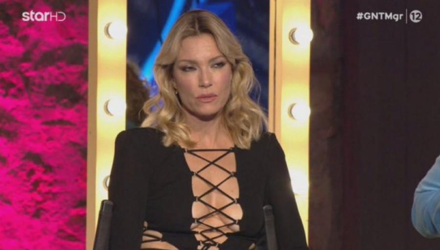 «Είναι τόσο γελοία και στην πραγματική ζωή;»: Σούσουρο στο Twitter με την Βίκυ Καγιά