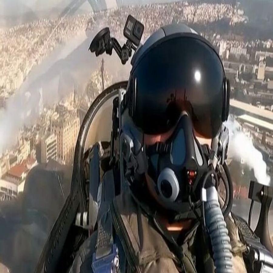 “Τιμή σε όσους φυλάνε Θερμοπύλες”: Το μήνυμα του πιλότου του ΖΕΥΣ Χριστόδουλου Γιακουμή