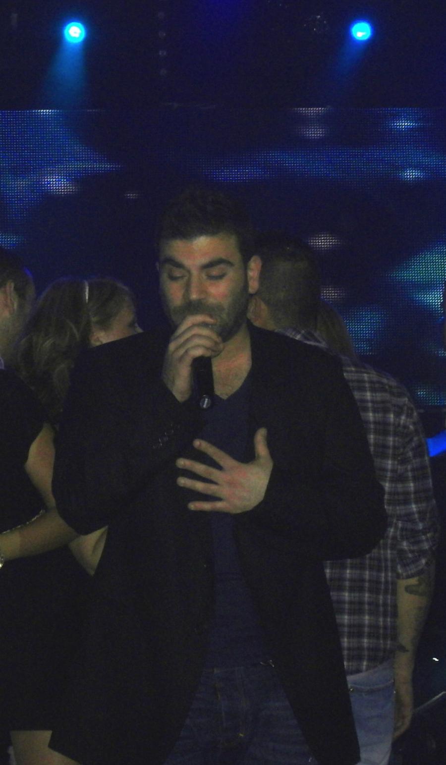 Μείνανε άφωνοι στο πλατό της «Ελένης»:  Το τραγούδι του Παντελή Παντελίδη που ερμήνευσε ο αδερφός του, Κωνσταντίνος και συγκίνησε