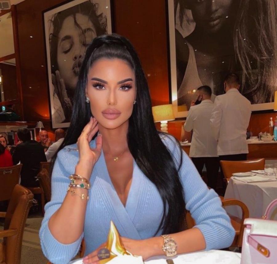 Η «εμμονή» με τα φίλτρα και η αντίδραση του κοινού: Η χλιδάτη ζωή της Ιωάννας Μπέλλα στο Dubai και οι πλαστικές επεμβάσεις