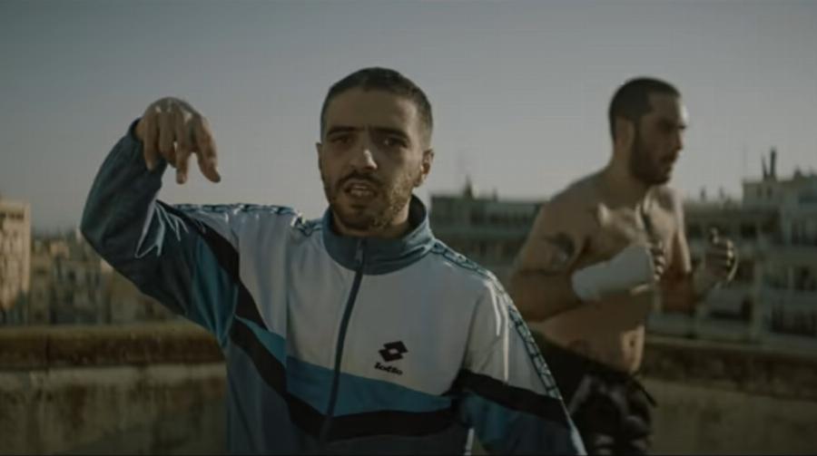 Γεμίζει με γήπεδα του νέους, όμως δεν τον παίζουν τα κανάλια και δεν τον θέλουν οι εταιρίες: Ποιος είναι ο ΛΕΞ