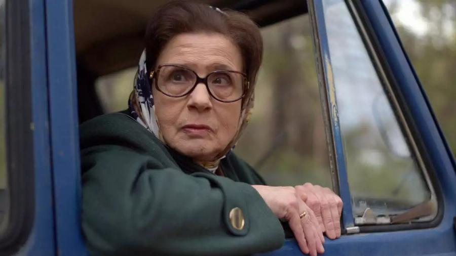 «Δάκρυσε» το Twitter με τη σκηνή στα «Καλύτερα μας χρόνια»: Διθυραμβικά τα σχόλια για τη γιαγιά Ερμιόνη