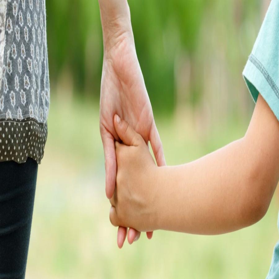 Το ταξίδι της αναδοχής: Η Ειρήνη και ο Χρήστος έγιναν ανάδοχοι γονείς μιας υπέροχης μπέμπας που την εγκατέλειψε η μητέρα της