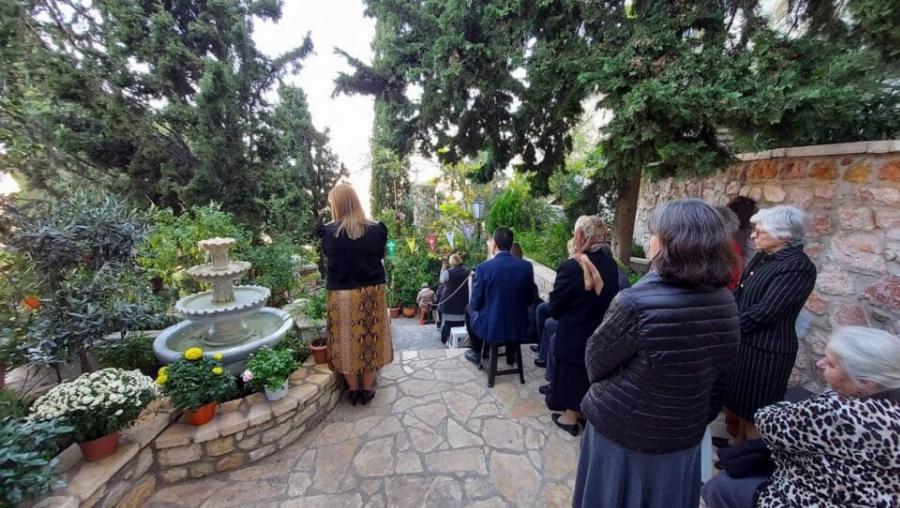 Ανείπωτη θλίψη και συγκίνηση: Δάκρυα για τον διωγμό του πάτερ Δημητρίου από τους Αγίους Ισιδώρους