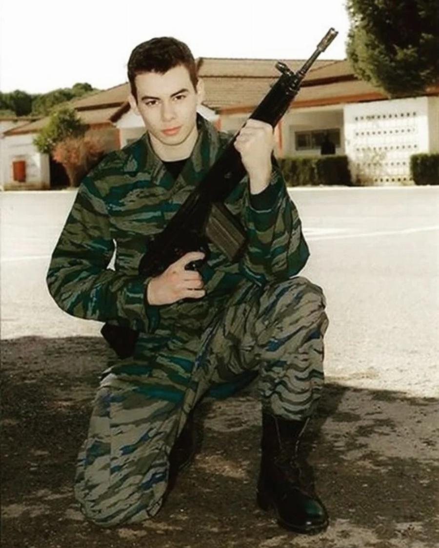 Ευγενία Μανωλίδου: Ο γιος της Αλέξανδρος από τον πρώτο της γάμο, έγινε 27 ετών και είναι σκηνοθέτης