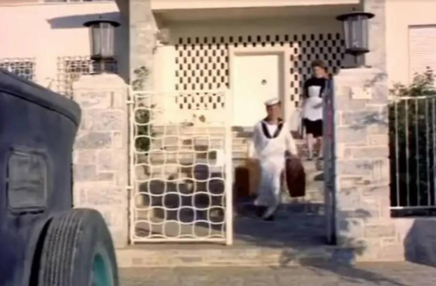 Ολόκληρο αρχοντικό: Έτσι είναι σήμερα το σπίτι που γυρίστηκε “Η Αλίκη στο Ναυτικό” με την Βουγιουκλάκη