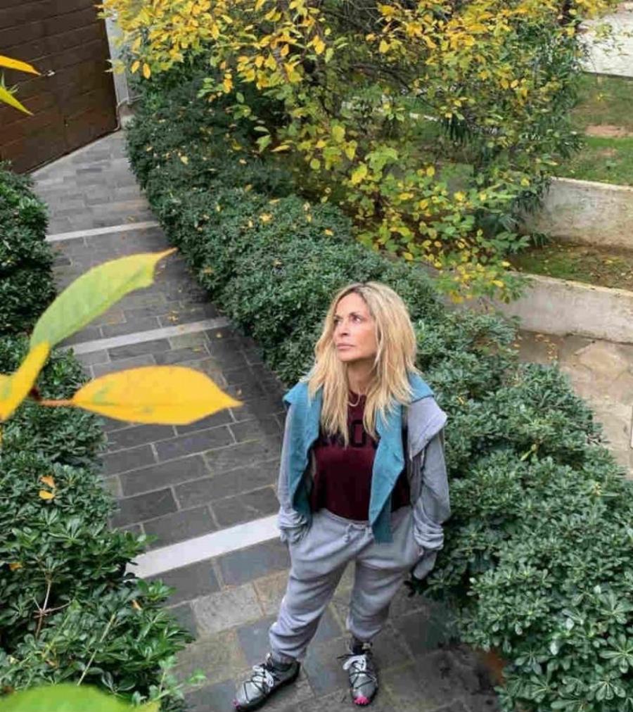 Ένα σωστό παλάτι: Αυτό είναι το ανάκτορο της Άννας Βίσση στην Εκάλη με ένα ολόκληρο γήπεδο τένις