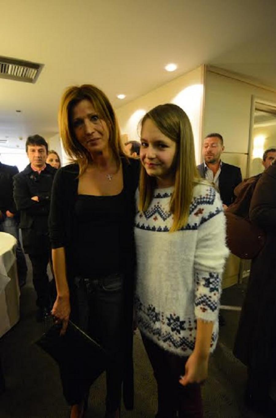 Βαλίσια Γκλέτσου: Η κόρη του Απόστολου Γκλέτσου, είναι 21 ετών και πήρε την ομορφιά του πατέρα της