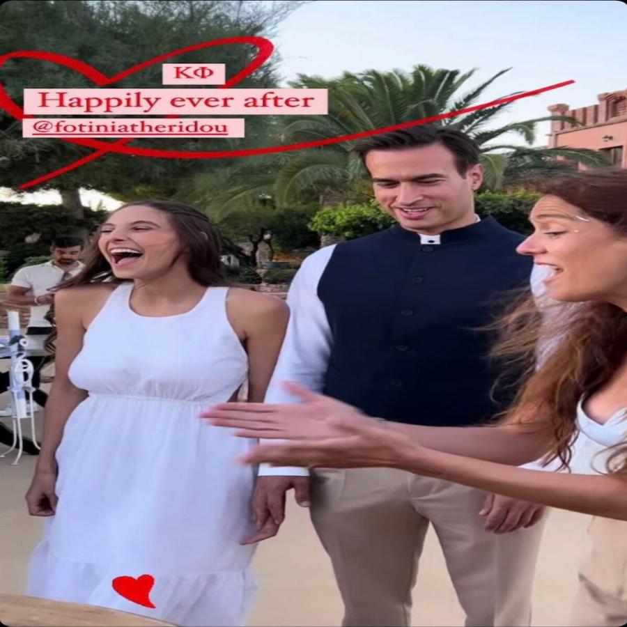 Φωτεινή Αθερίδου: Αντιδράσεις για τη βάφτιση του γιου της σε πισίνα και η απάντηση του κληρικού που τέλεσε το μυστήριο