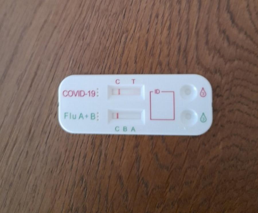 Κατέφθασαν και στην Ελλάδα: Ήρθαν τα διπλά self test που ανιχνεύουν κορωνοϊό και γρίπη