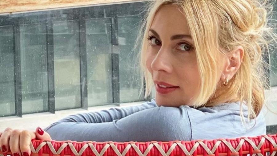 «Α αυτή είναι! Αχ τι άσχημη που είναι!»: Η Σμαράγδα Καρύδη για το κακεντρεχές σχόλιο που δέχτηκε μέσα σε σούπερ μάρκετ