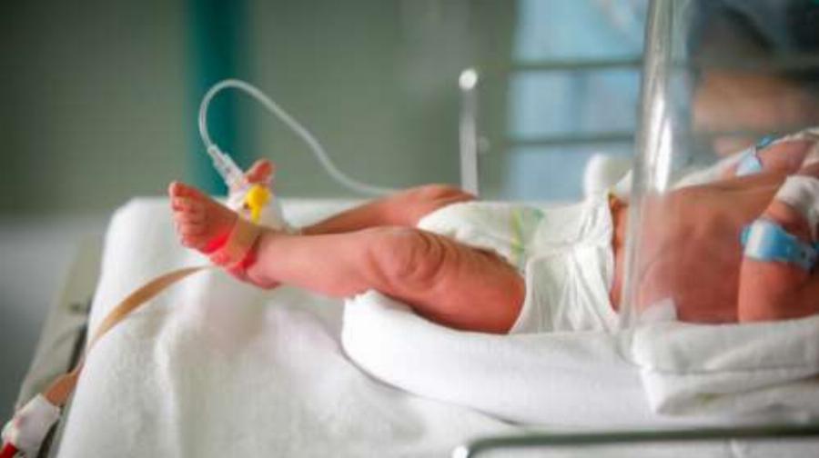 Χαρμόσυνα νέα: Βγαίνει από το νοσοκομείο το 4 μηνών βρέφος που ταρακούνησε ο πατέρας του