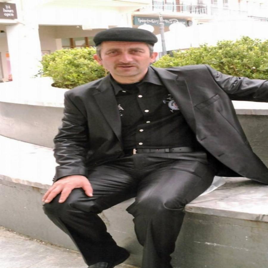 Ούτε η Αννίτα δεν θα τον αναγνώριζε: Ο Γιώργος Ταμπάκης από την εκπομπή της Πάνιας σήμερα είναι 60 και καλύτερα από ποτέ