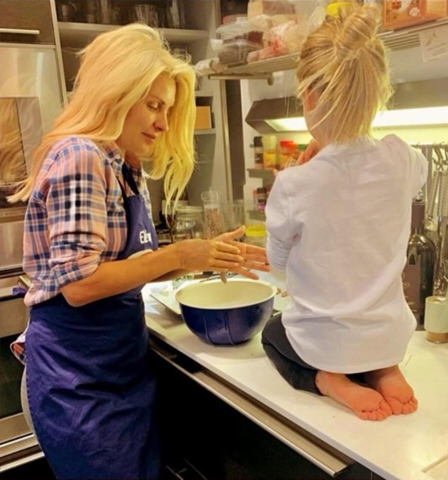 Με τεράστια πισίνα και 5 υπνοδωμάτια: Αυτό είναι το σπίτι-παλάτι της Ελένης Μενεγάκη και του Ματέο Παντζόπουλου