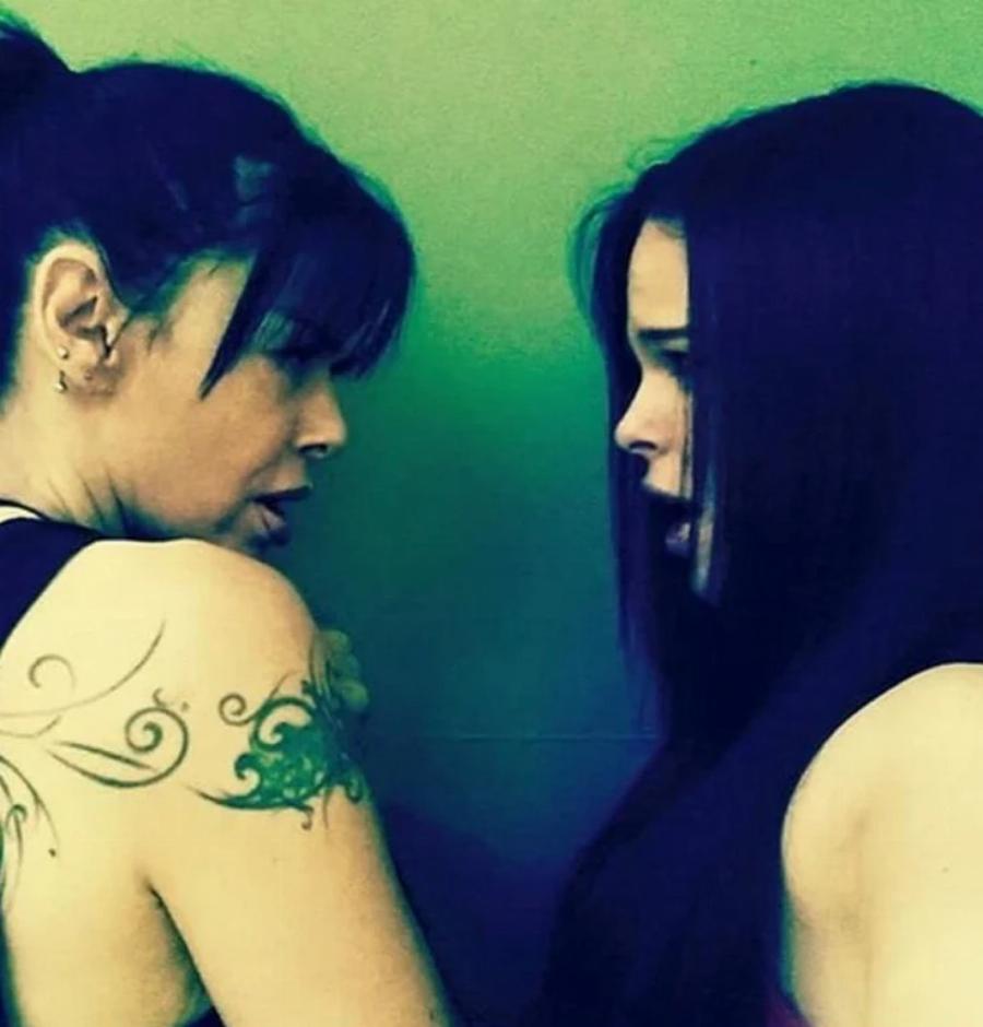 Εκρηκτική σαν τη μαμά της: Η κόρη της Ίνας Λαζοπούλου έφτασε τα 25 και είναι μία κούκλα