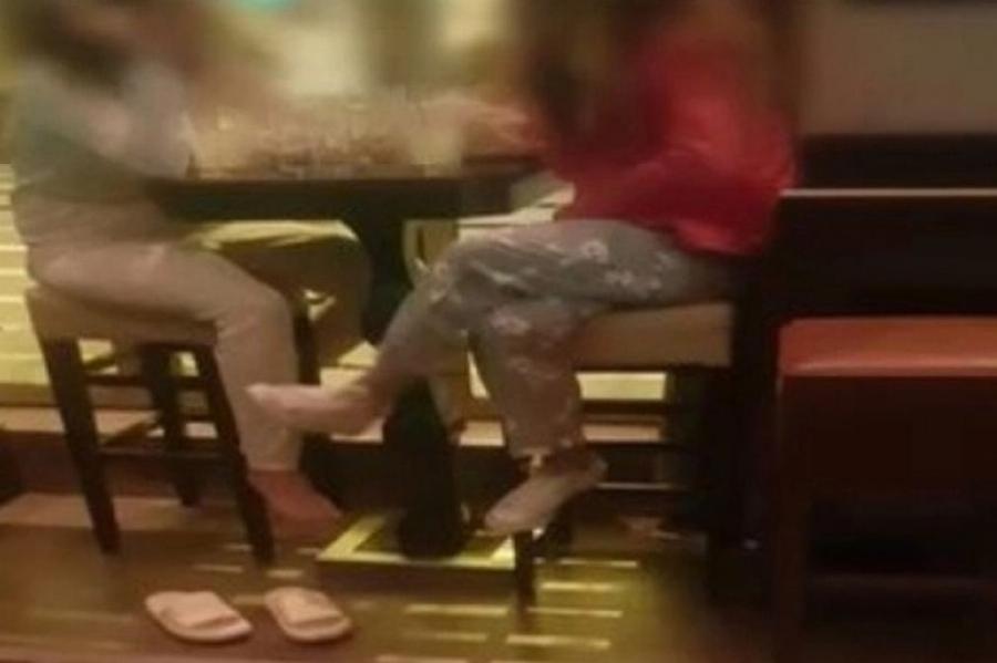 Προφανώς δεν ήταν Θεσσαλονικιές: Τουρίστριες βγήκαν για ποτό με τις πιτζάμες στο κέντρο της Θεσσαλονίκης