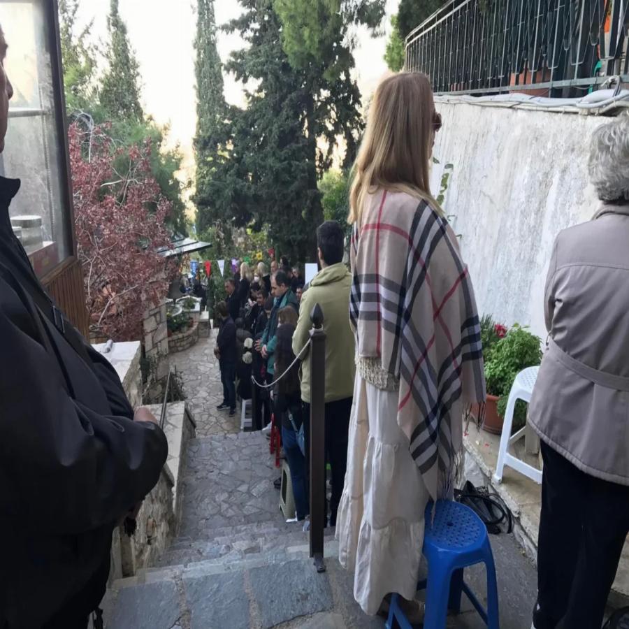 Κοσμοσυρροή στους Αγίους Ισιδώρους: «Για μας είσαι ο Άγιος Δημήτριος του Λυκαβηττού»