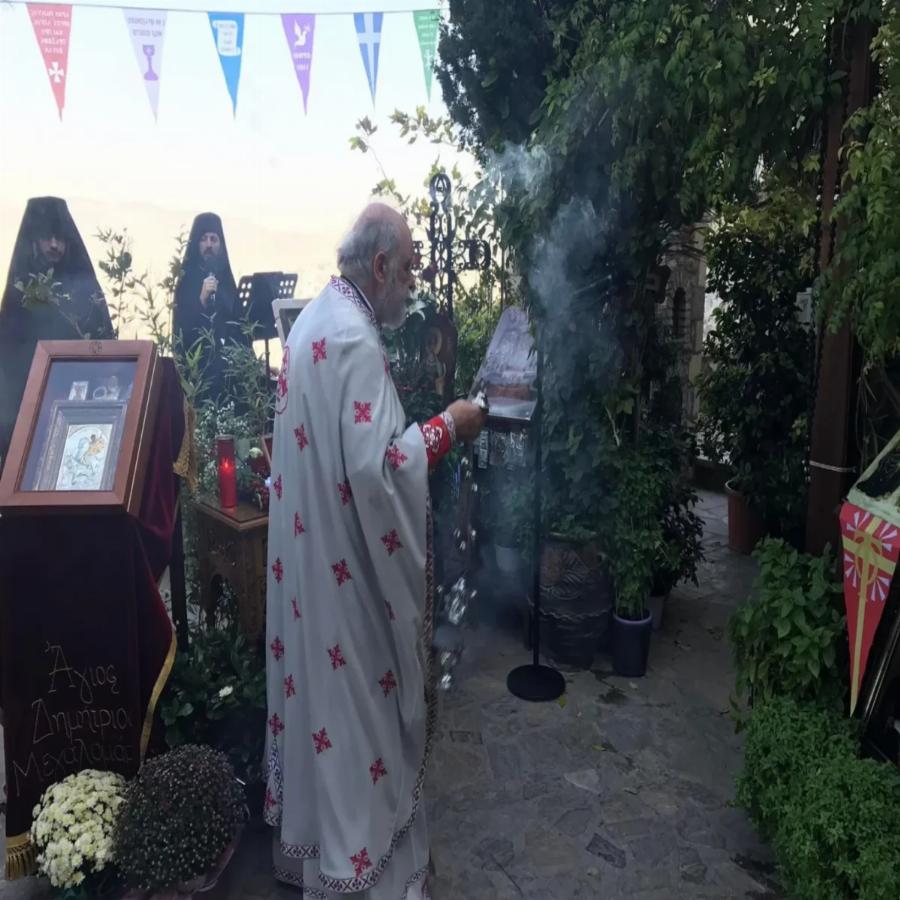 Κοσμοσυρροή στους Αγίους Ισιδώρους: «Για μας είσαι ο Άγιος Δημήτριος του Λυκαβηττού»