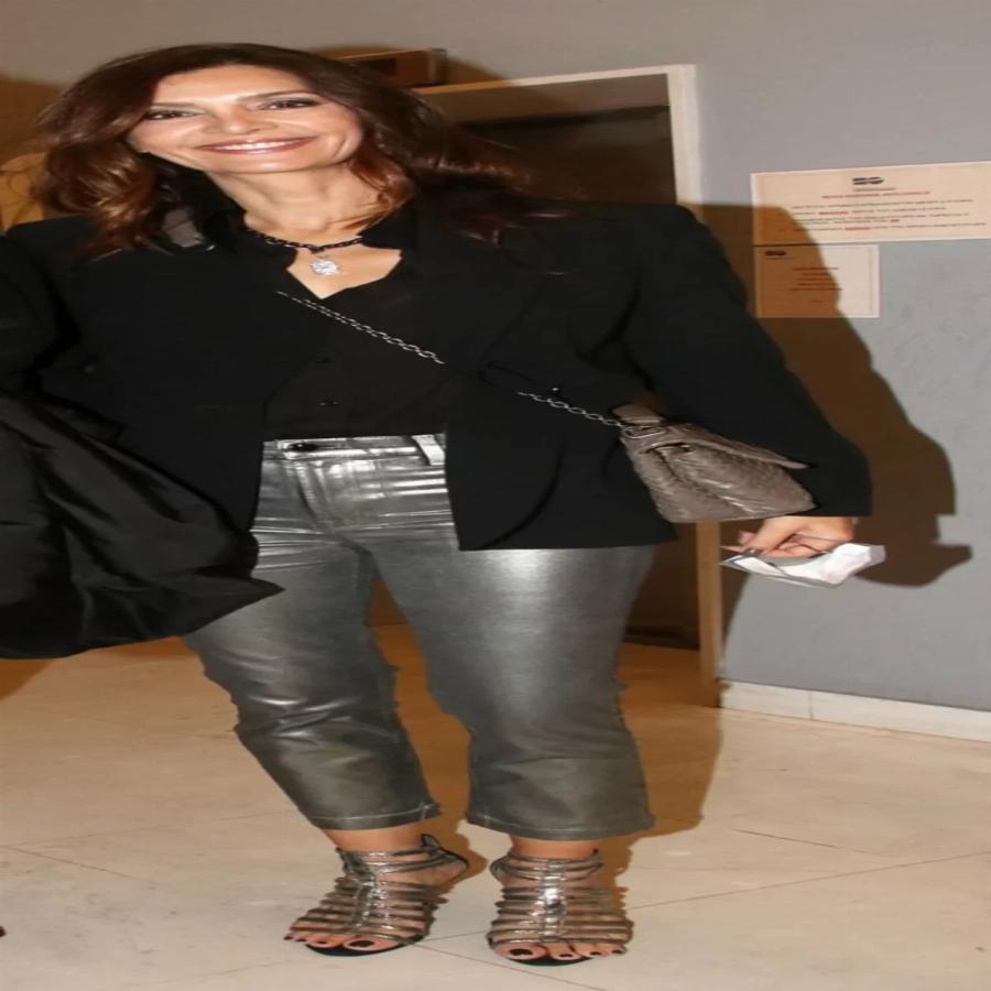 Δύο μέτρα θεά: Η βραδινή έξοδος της Κατερίνας Λέχου και η στυλάτη εμφάνιση με τα ατελείωτα πόδια της κόβουν την ανάσα