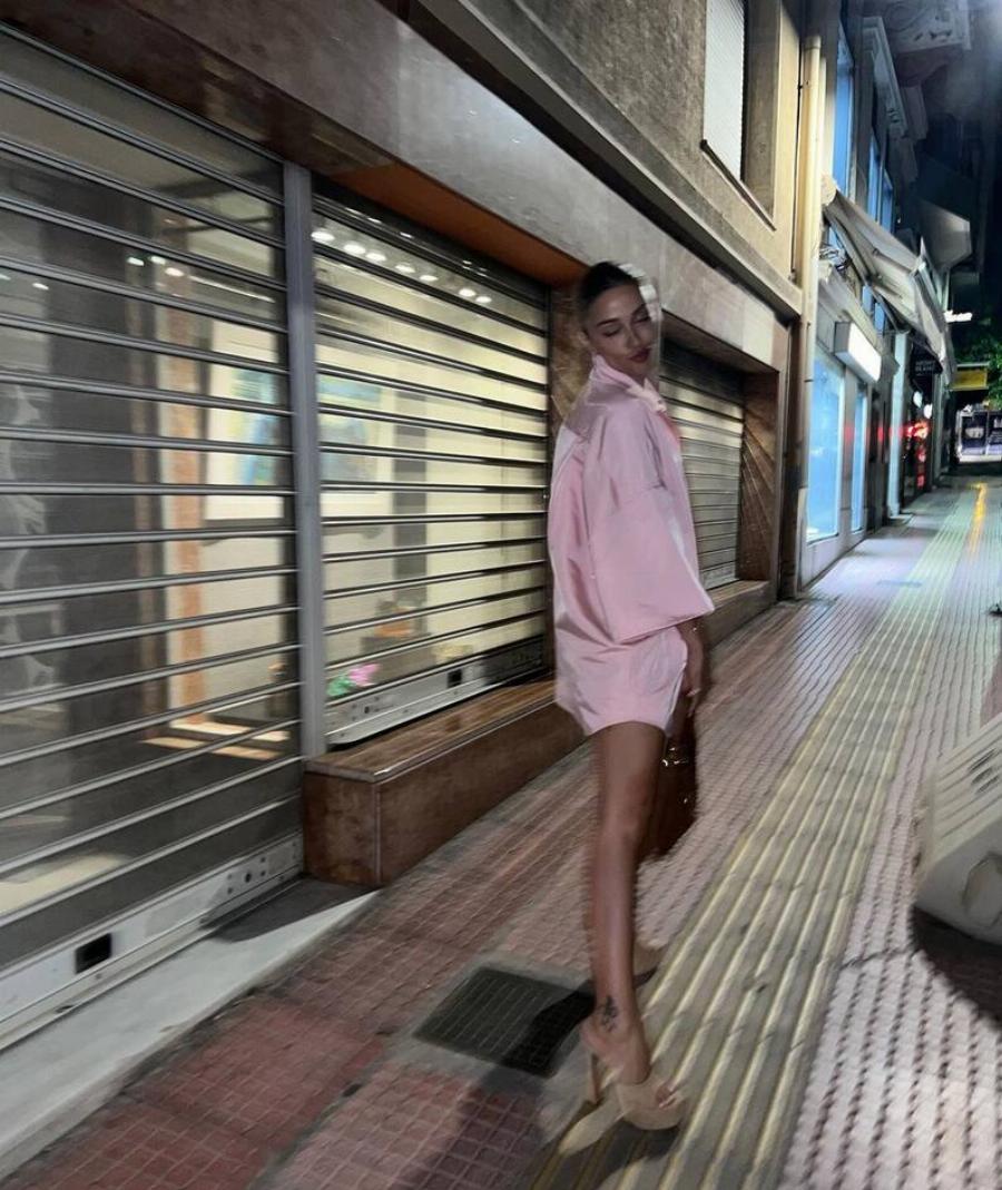 Πιο λαμπερή από ποτέ η Ελένη Φουρέιρα: Κυκλοφόρησε η πρώτη ολόσωμη φωτογραφία μετά τις φήμες περί εγκυμοσύνης