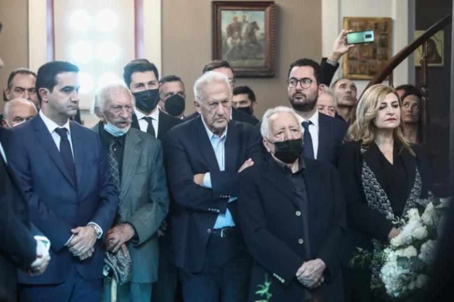 Φώφη Γεννηματά: Σε κλίμα συγκίνησης το μνημόσυνο για τον έναν χρόνο από τον θάνατό της