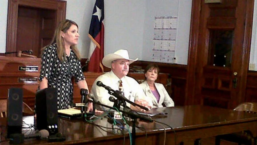 Πήρε τον νόμο στα χέρια του: Πατέρας χτύπησε μέχρι θανάτου τον βιαστή της κόρης του και αθωώθηκε