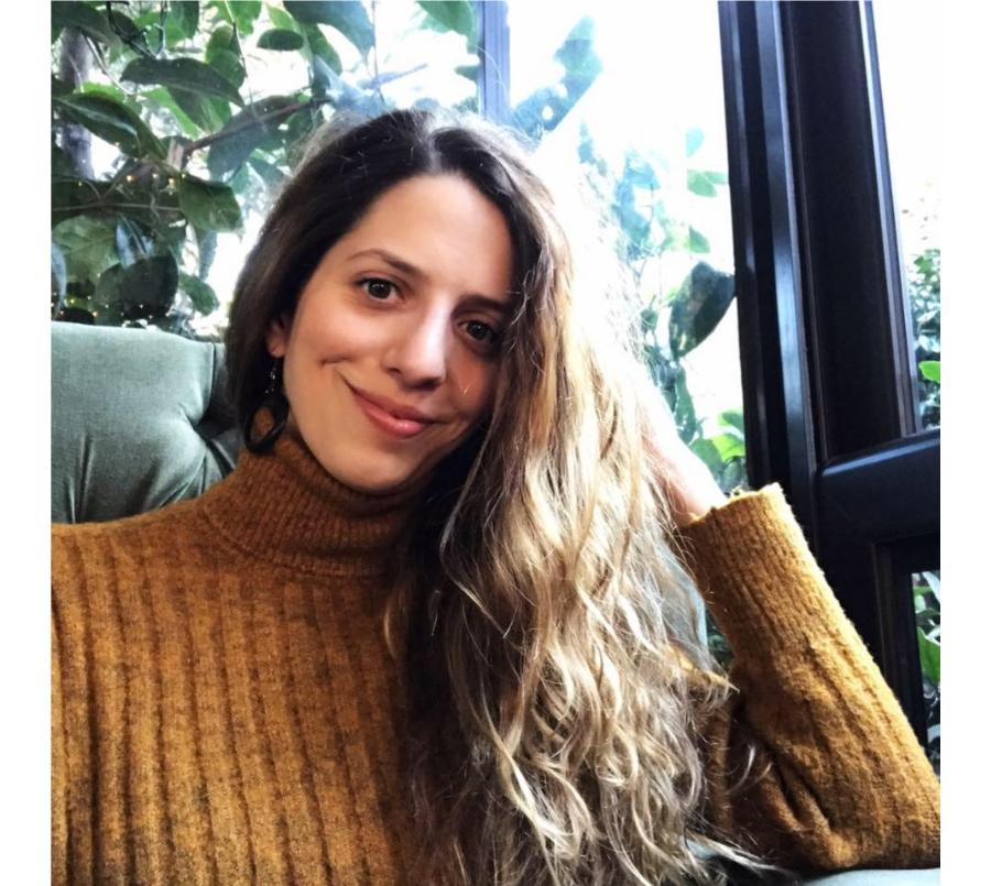 Χρύσα Στάμου: Γεννήθηκε χωρίς ακοή, το όνειρο της ήταν να γίνει γιατρός και σήμερα διαπρέπει στην Ιατρική