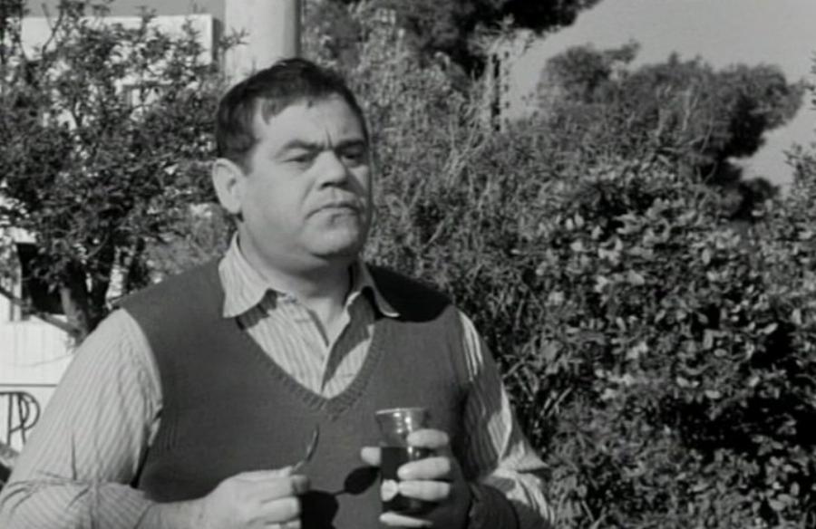 Γιώργος Τζιφός: Ο ταξιτζής που λατρεύτηκε, η επιτυχημένη διαφήμιση με τον Μπόμπο, ο θυελλώδης έρωτας με την πανέμορφη Ρένα Λοράνδου και ο θάνατος στα 68 του