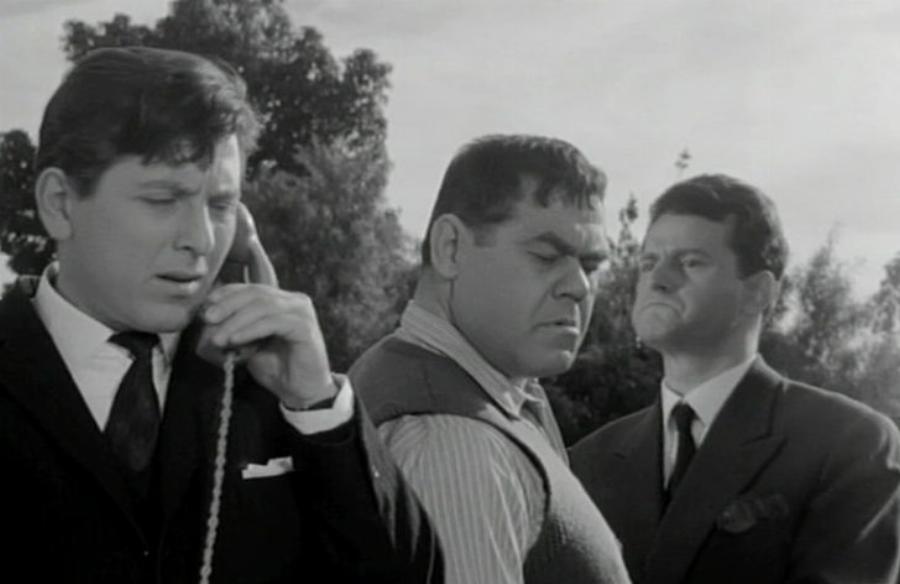 Γιώργος Τζιφός: Ο ταξιτζής που λατρεύτηκε, η επιτυχημένη διαφήμιση με τον Μπόμπο, ο θυελλώδης έρωτας με την πανέμορφη Ρένα Λοράνδου και ο θάνατος στα 68 του