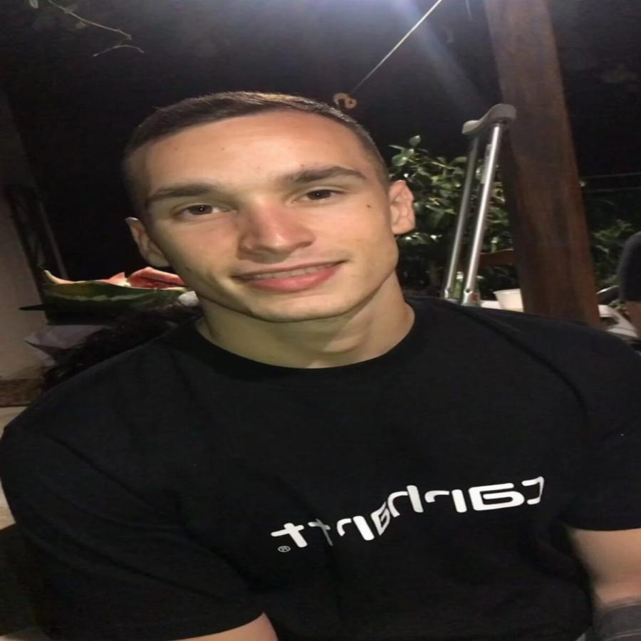 Συγχαρητήρια: Επέστρεψε στα 22 του στα θρανία και πέρασε Ιατρική με 19.875 μόρια