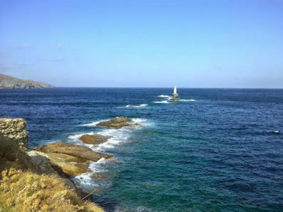 Κόβει την ανάσα: Στην Ελλάδα έχουμε τον ωραιότερο φάρο του κόσμου και βρίσκεται στην Άνδρο
