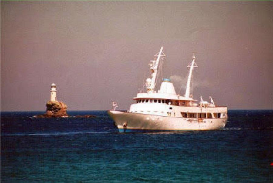 Κόβει την ανάσα: Στην Ελλάδα έχουμε τον ωραιότερο φάρο του κόσμου και βρίσκεται στην Άνδρο