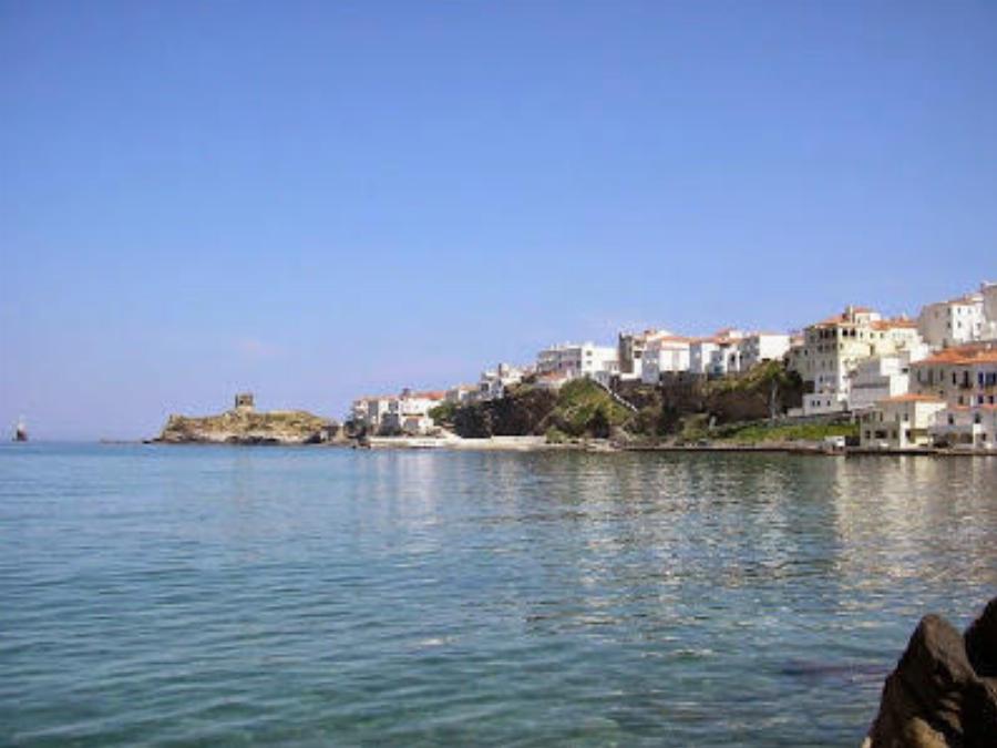 Κόβει την ανάσα: Στην Ελλάδα έχουμε τον ωραιότερο φάρο του κόσμου και βρίσκεται στην Άνδρο