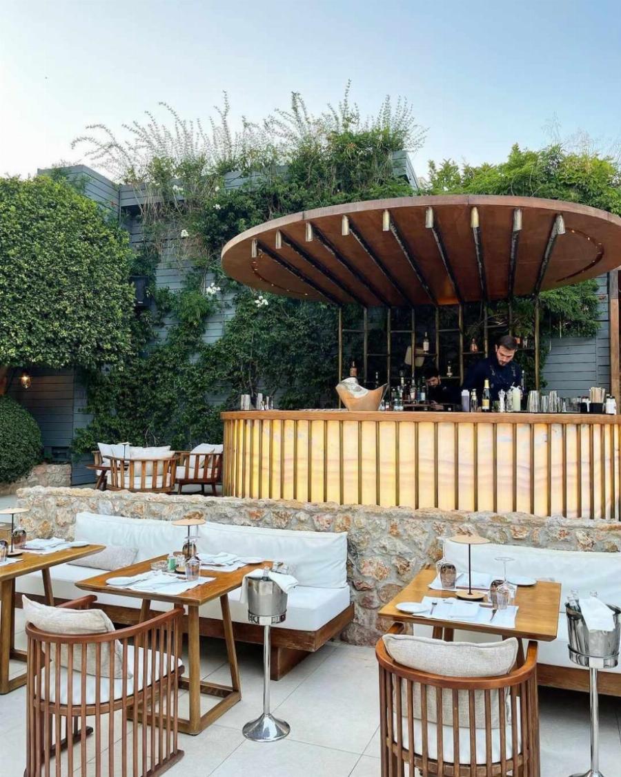 Μέσα στην χλιδή και με πιάτο 650 ευρώ: Σε αυτό το μαγαζί έκανε την γαμήλια δεξίωση της η Κωνσταντίνα Σπυροπούλου