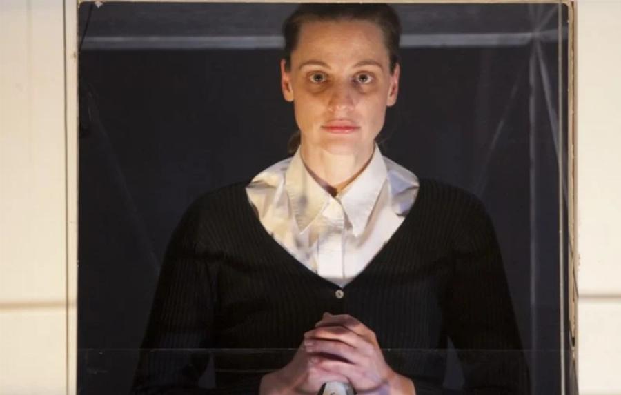 Άφησε την τηλεόραση αλλά όχι το θέατρο: Η Εκάβη Ντούμα είναι αγνώριστη σήμερα