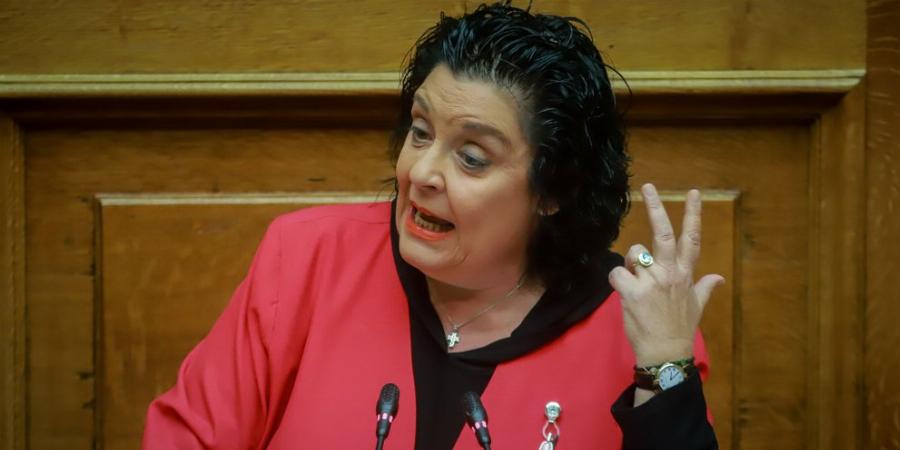 Λιάνα Κανέλλη: Η νομική, το παιδί που υιοθέτησε, η βίλα των πολλών εκατ, οι σκέψεις για τον έρωτα και ο λόγος που μένει μόνη της