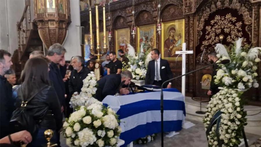 Αλέξανδρος Νικολαΐδης: Λύγισαν και οι πέτρες στην κηδεία του – «Παλικάρι μου, αετέ μου, πώς θα το περάσω αυτό»