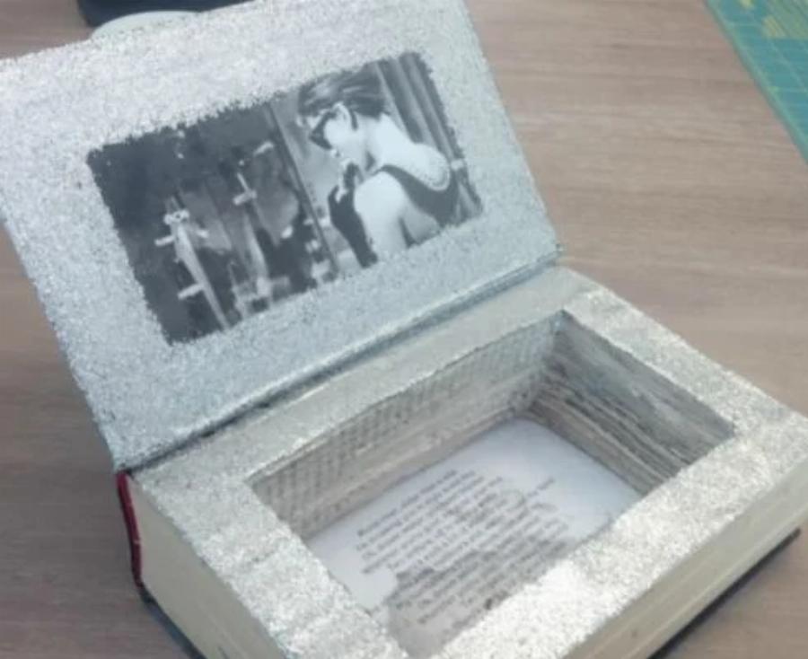 Θα ψάχνουν για ώρες: Οι 7 ασφαλείς κρυψώνες για τα χρήματα και τα κοσμήματά σας για να ξεγελάσετε τους κλέφτες