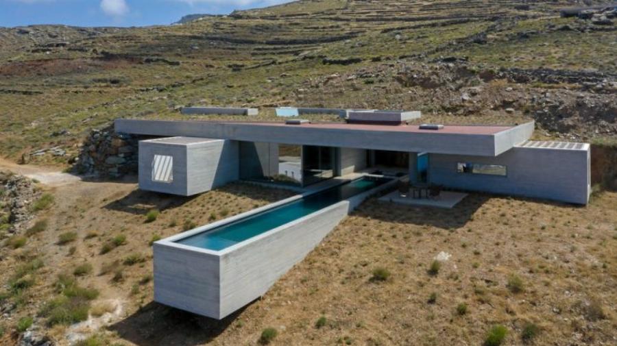 Υπερπολυτελής βίλα στην Τήνο σαρώνει κάθε βραβείο και αφήνει τους πάντες με το στόμα ανοιχτό χάρη στην αρχιτεκτονική της